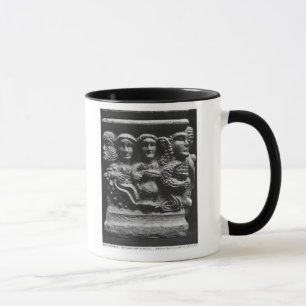 Mug Avant d'un autel utilisé comme police dépeignant