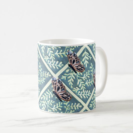 Mug avec feuillage et papillons (Devant droit)