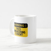 Mug Avertissement Étudiant en génie fatigué (Devant gauche)