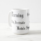 Mug Avertissement Grumpy Bowoman Femme Avec Des Bowles (Devant gauche)