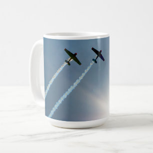 Mug Avions volant sur le ciel bleu avec soleil.