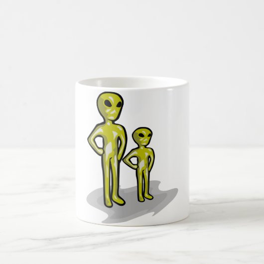 Mug ayez une boisson avec vos amis étrangers (Centre)