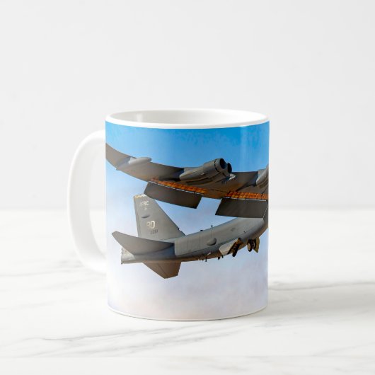 MUG B-52H STRATOFORTRESS (Devant gauche)