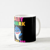 Mug Baby Shark Doo Doo Baby Maman Papa Enfants (Devant droit)