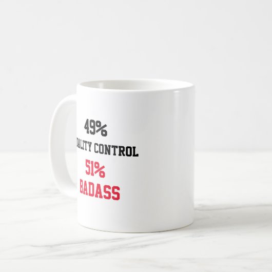 Mug Badass de contrôle de qualité (Devant gauche)