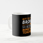 Mug Balai d'Halloween de professeur de maths drôle (Devant gauche)