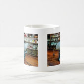 Mug Balance dans un magasin général (Centre)