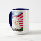 Mug Bald Eagle devant le drapeau américain Art patriot (Devant gauche)