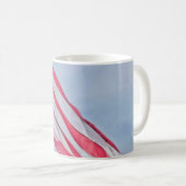 Mug Bald Eagle et le drapeau américain (Devant droit)