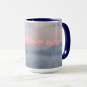 Mug Bald Eagle Flying Over Snowcapped Mountains Blue (Devant droit)