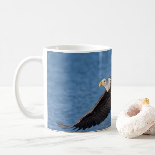 Mug Bald eagle in flight (Avec donut)