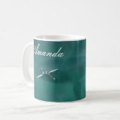 Mug Baleine sous le bateau : jamais seule en mer (Devant gauche)