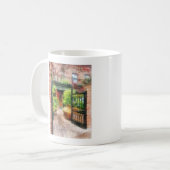 Mug Baltimore - Cour de restaurant Fells Point (Devant gauche)