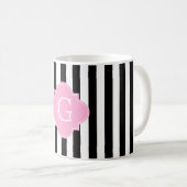 Mug Bande blanche noire, monogramme de Quatrefoil rose (Devant droit)