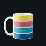 Mug Bande de blocs de palette de couleurs joyeuse<br><div class="desc">Ajoutez votre nom à cette tasse joyeuse et joyeuse avec une bande de blocs de couleurs vibrantes. Le design a une palette de couleurs modernes de bleu,  paon,  rouge doux,  jaune et nuage.</div>