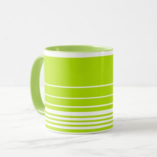 Mug Bandes complexes en vert citron et blanc (Devant gauche)