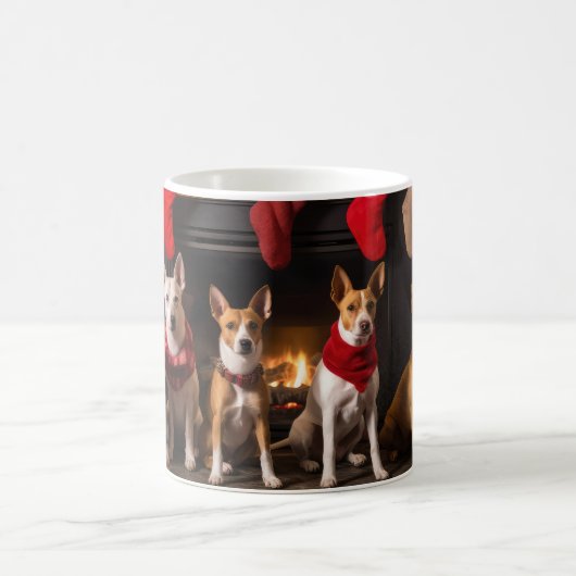 Mug Basenji au coin du feu de Noël (Centre)