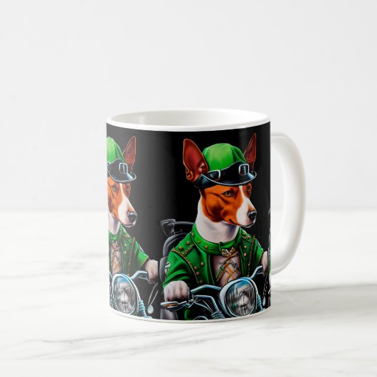 Mug Basenji Chien conduisant vélo St. Patrick's Day (Devant droit)