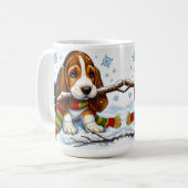 Mug Basset Hound Chiot en neige avec Écharpe et Branch (Devant gauche)