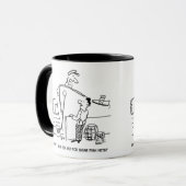 Mug Bateau de chalutier avec membre d'équipage. Drôle (Devant gauche)