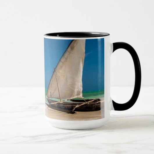 Mug Bateau de pêche traditionnel sur la plage (Droite)