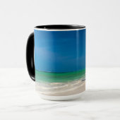 Mug Bateau de pêche traditionnel sur la plage (Devant gauche)