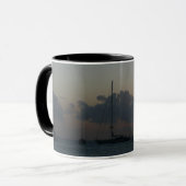 Mug Bateaux à voile dans Sunset Tropical Seascape (Devant gauche)