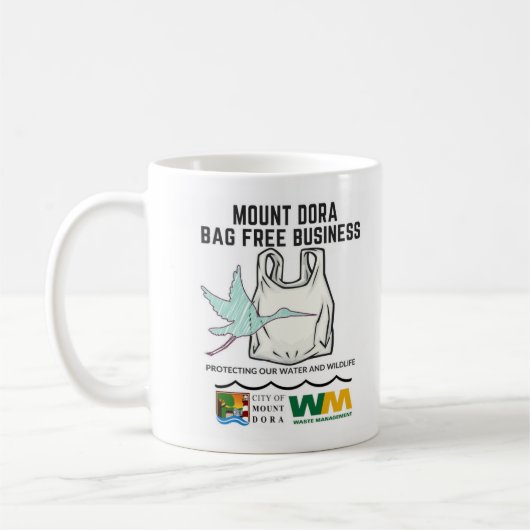 Mug Bâti libre Dora de plastique (Gauche)