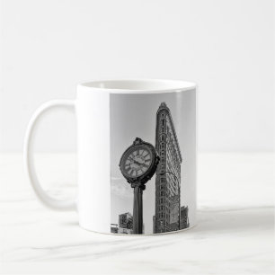 Mug Bâtiment et horloge de Flatiron dans le blanc noir