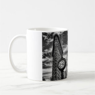 Mug Bâtiment et horloge de Flatiron en noir et blanc