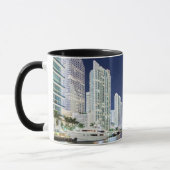 Mug Bâtiments le long de la rivière Riverwalk de Miami (Gauche)