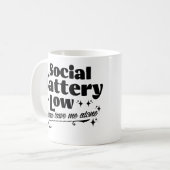 Mug Batterie sociale faible S'il vous plaît laissez-mo (Devant gauche)