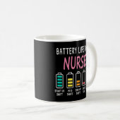 Mug Battery life of a nurse humor chart (Devant droit)