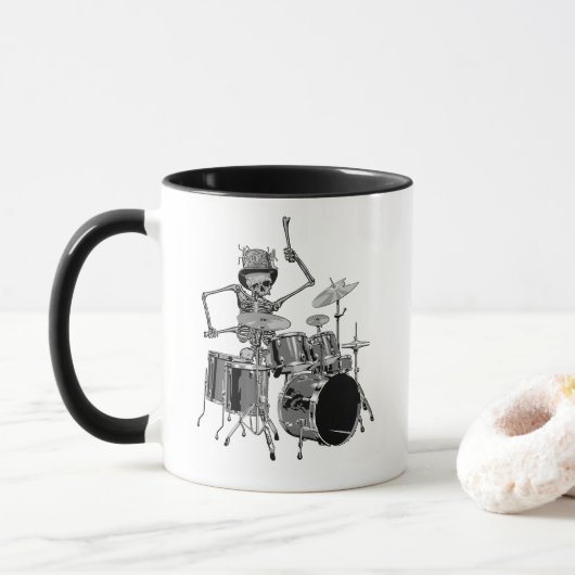Mug Batteur de l'orchestre de squelettes (Avec donut)