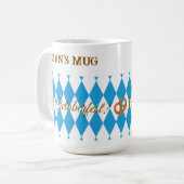 Mug Bavarois bleu Octoberfest Pretzels PERSONNALISER (Devant gauche)
