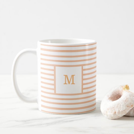 Mug Bbeige et blanc Rayures personnalisées Monogramme (Avec donut)