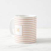 Mug Bbeige et blanc Rayures personnalisées Monogramme (Devant gauche)