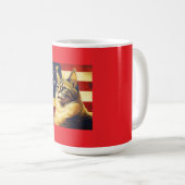 Mug Beau Chat avec Arrière - plan de drapeau américain (Devant droit)