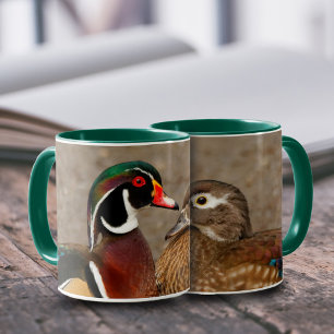Mug Beau moment de contact entre des canards en bois