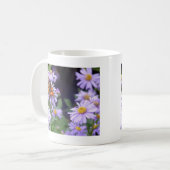 Mug Beau Papillon Sur Fleurs (Devant gauche)
