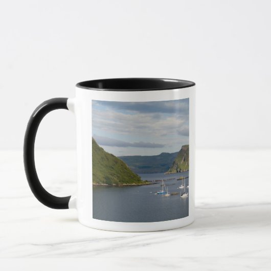 Mug Beau port et voiliers avec reflets dans (Gauche)