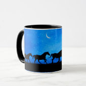 Mug Beau troupeau de Chevaux sauvages à la nuit avec é (Devant gauche)