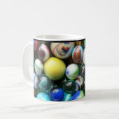 Mug Beaucoup de marbres colorés (Devant gauche)