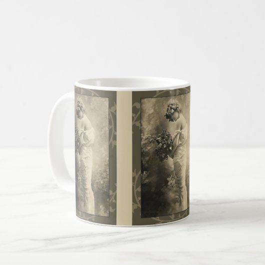 Mug Beautiful Victorian Lady with cut flowers (Devant gauche)