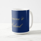 Mug Beaux Noms De Couple Calligraphie Chic Bleu & Or (Devant droit)