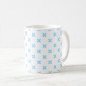 Mug Bébé bleu croix coutures sur blanc (Devant droit)