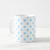 Mug Bébé bleu croix coutures sur blanc (Devant gauche)