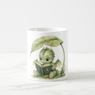 Mug Bébé dragon lisant sous une histoire de feuillage