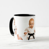 Mug Bébé et bébés font des kata au karaté. (Devant gauche)