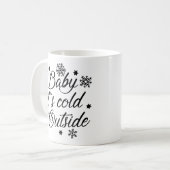 Mug Bébé Il fait froid dehors (Devant gauche)